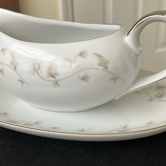 VINTAGE MIKASA 6137 GRAVY BOAT HANDLED WITH UNDER PLATE PLATINUM TRIM RARE ITEM - Picture 6 of 15